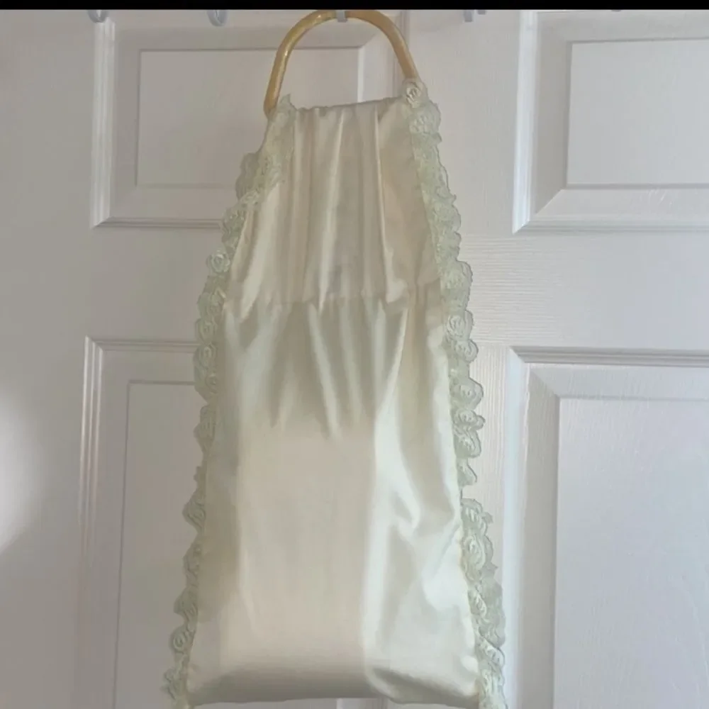 Elegant Cream Hanging Bag with Embroidery